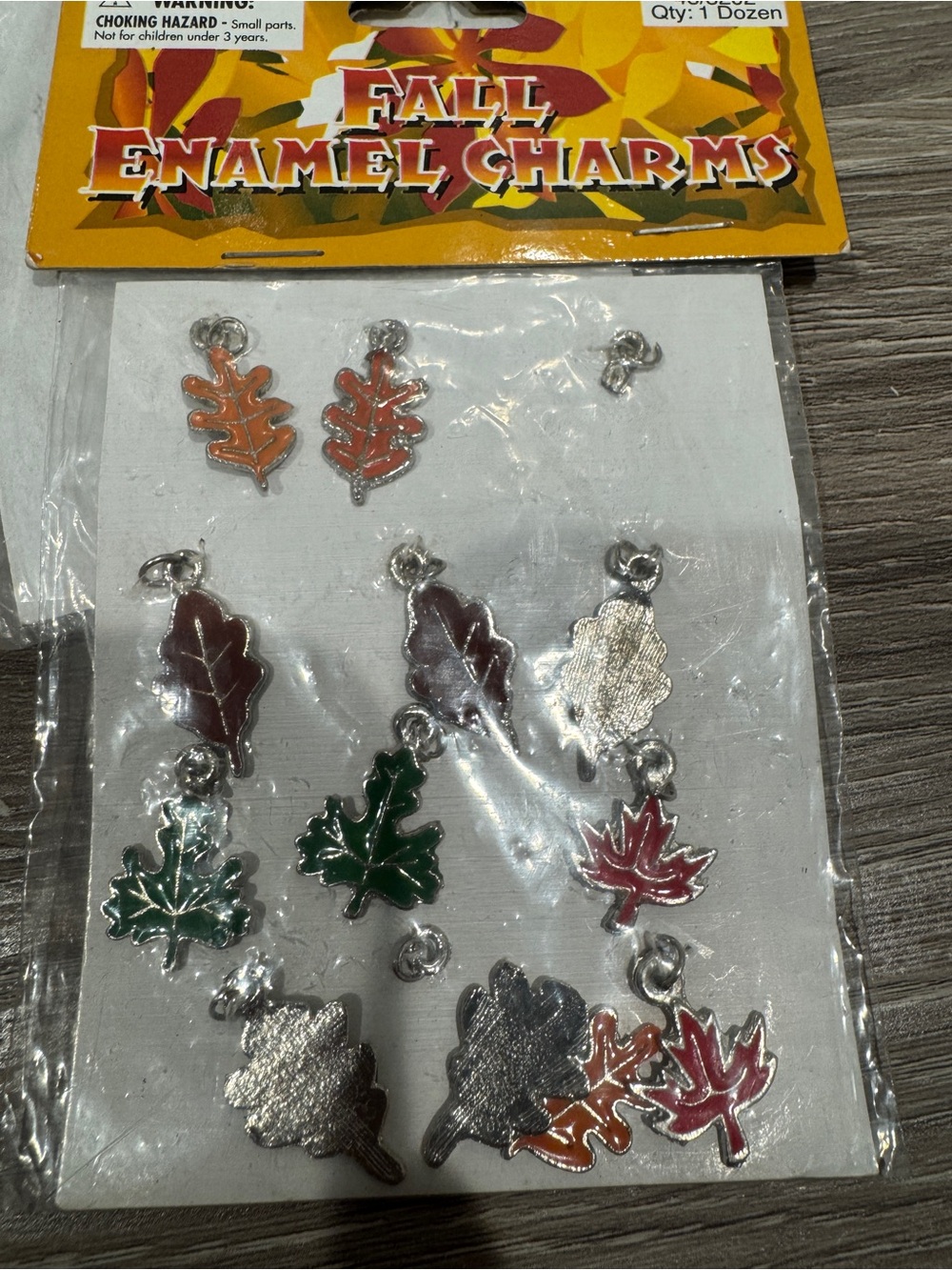 š Fall Enamel Charms - 3 New Packs Of Multi-Color Leaf Charms - Picture 9 of 16